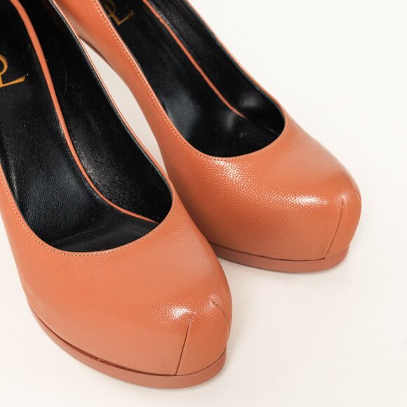 Saint Laurent Nude Beige Stingray-Stamped Leather Pumps - Picture 6 of 11